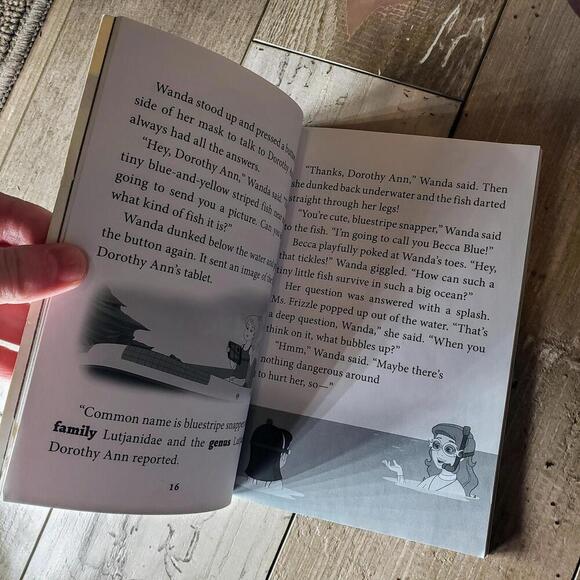 Magic School Bus Book Bundle - Picture 4 of 8